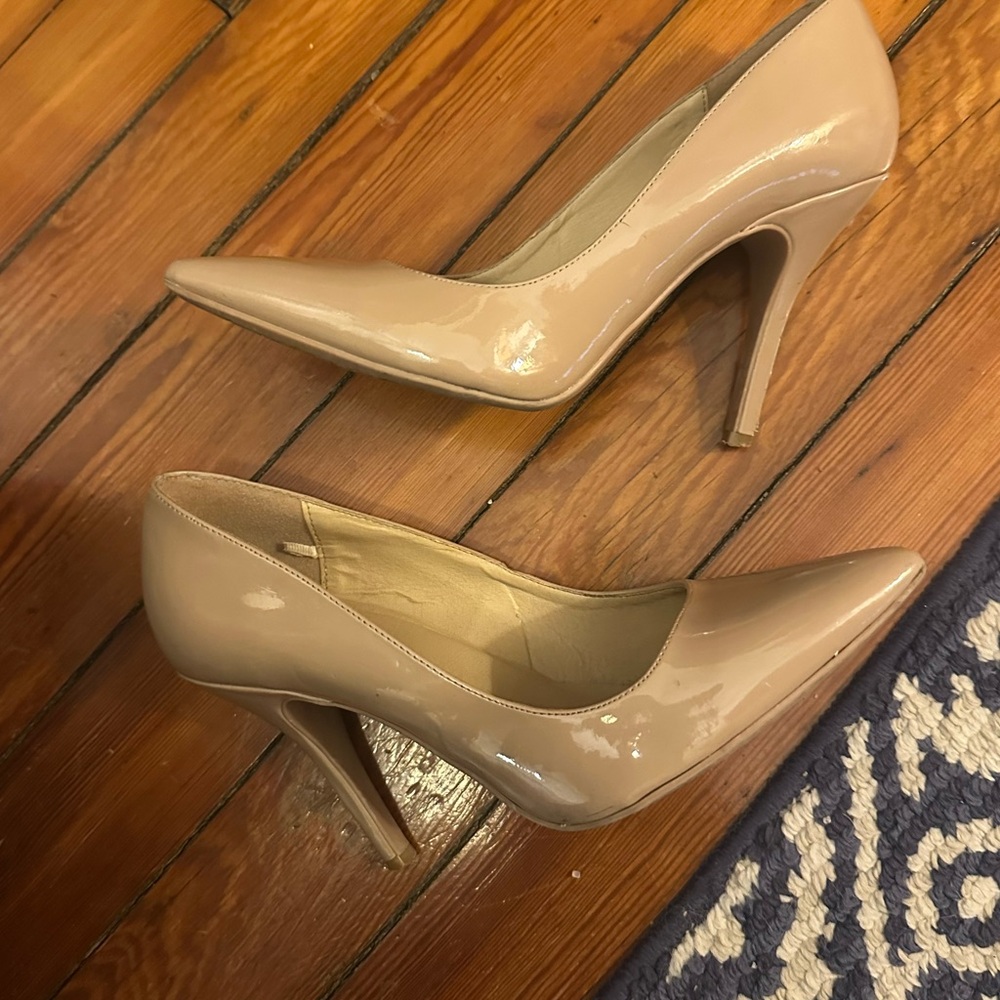 3/$25 Chinese Laundry Nude Patent Pointed Toe Heels Sz 10M Classic Pump - Picture 3 of 11